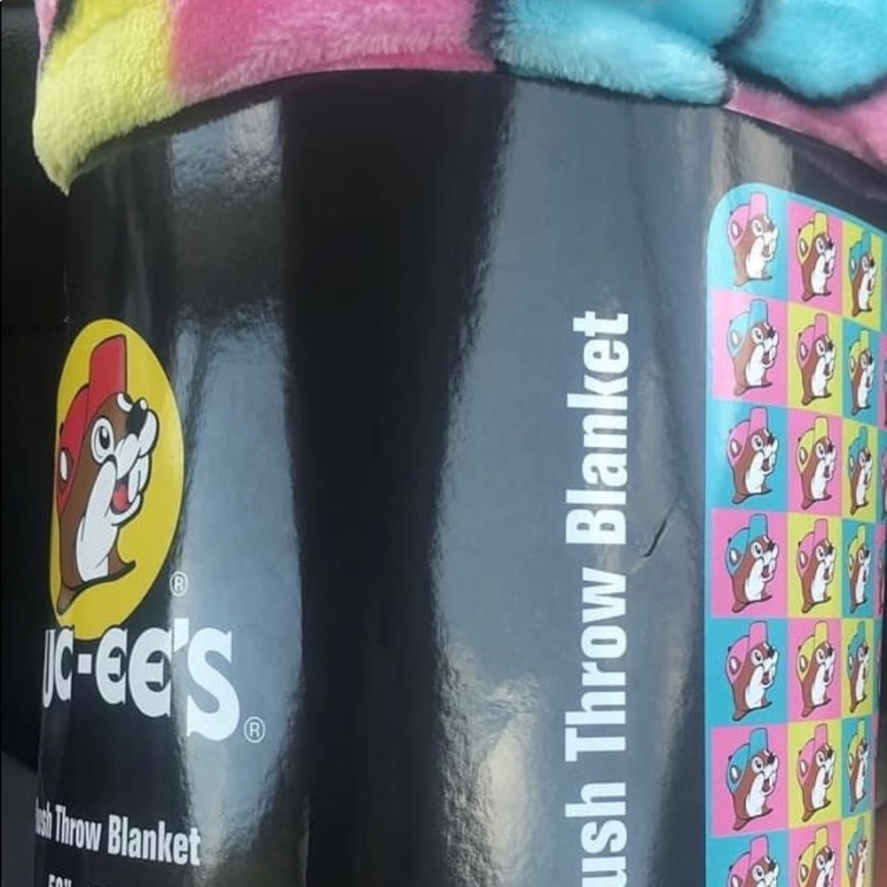 NEW Buc-ee’s Plush Throw / Blanket